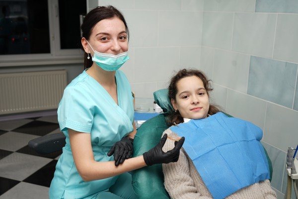 Aparatul dentar – o soluție în obținerea zâmbetului fericit