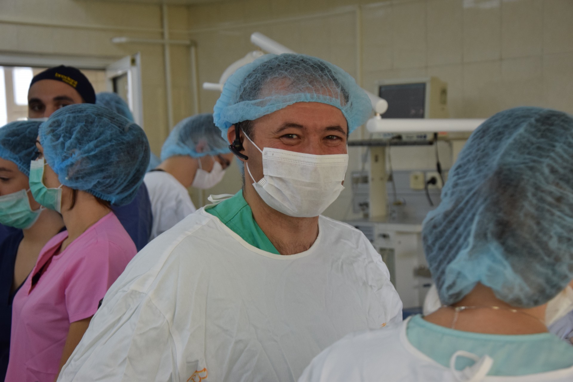 Tumoare la mandibulă, un caz excepțional, tratat cu succes de echipa de la Catedra de chirurgie OMF și implantologie orală ”Arsenie Guțan” și Clinica stomatologică ”Omni Dent”