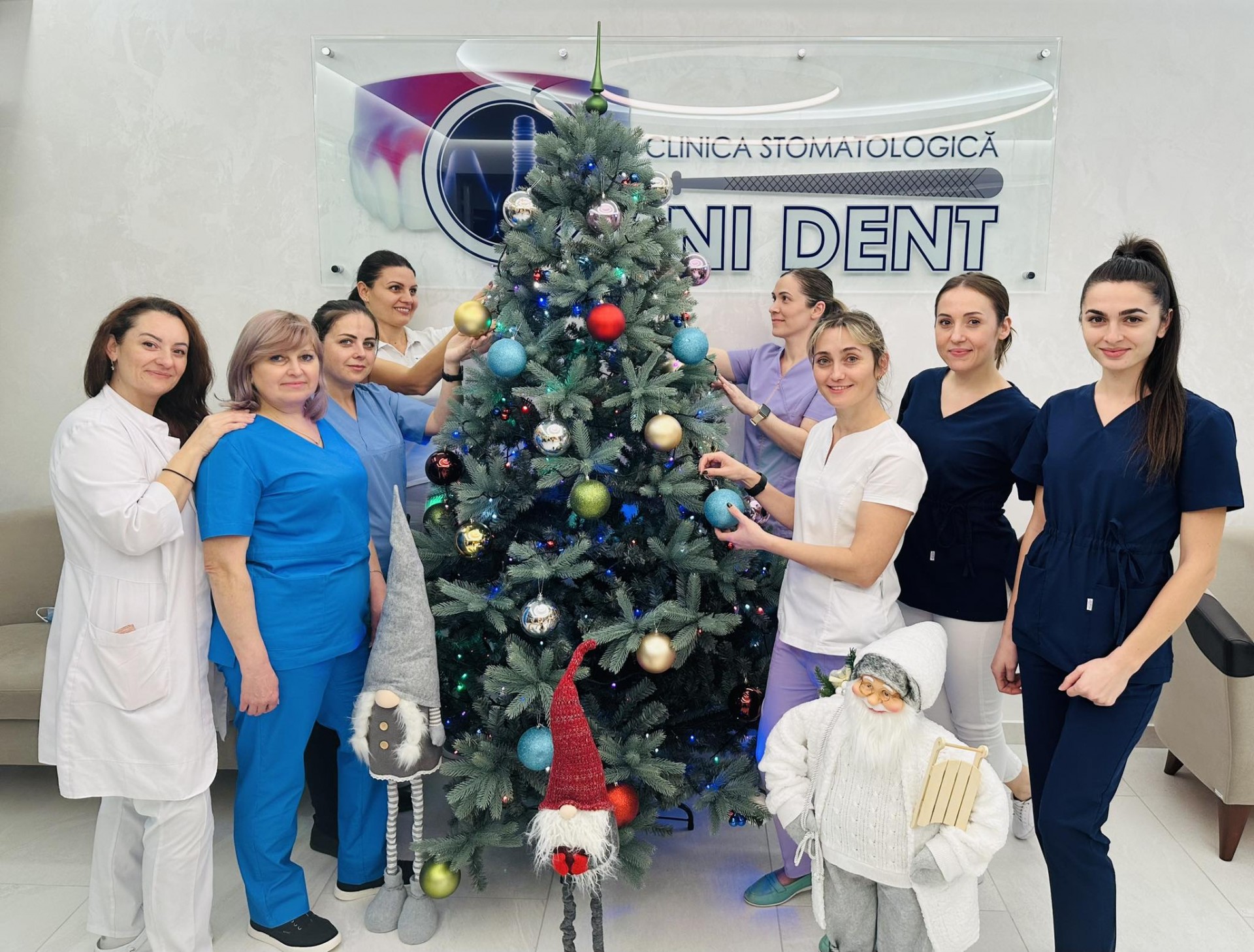 Clinica stomatologică ”Omni Dent” a îmbrăcat hainele de sărbătoare‼️