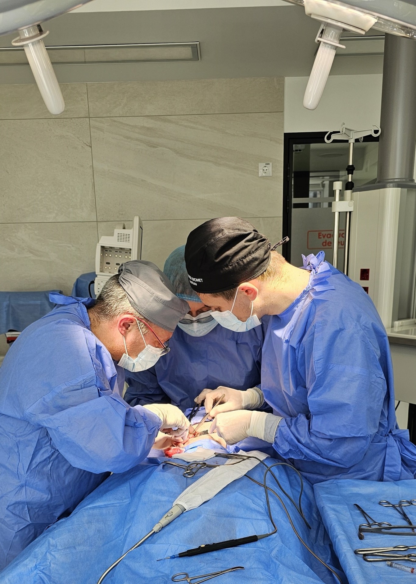 Operație de la Clinica stomatologică ”Omni Dent”